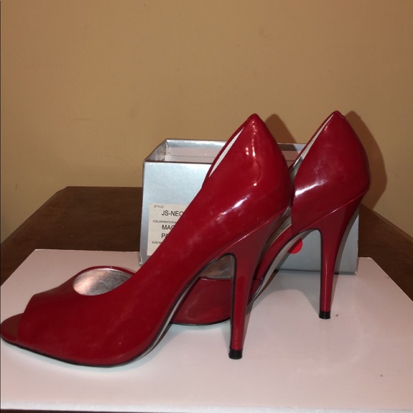 Jessica Simpson neona red patent leather heels